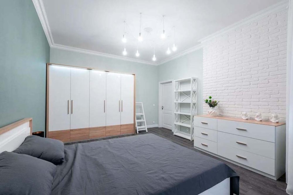 Корпусный шкаф в спальню из ЛДСП Egger, SS-004