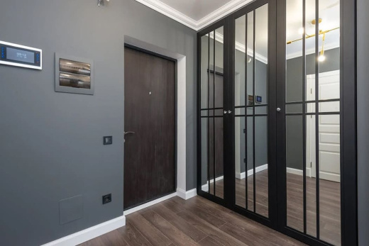 Зеркальный шкаф в прихожую из крашенного МДФ, SP-003