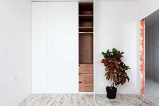 4-х дверный шкаф в прихожую с дверями из крашенного МДФ, SP-002