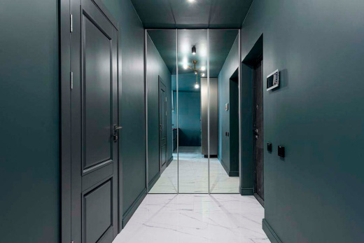 Шкаф в прихожую с зеркальными фасадами в профиле Modus, SP-005